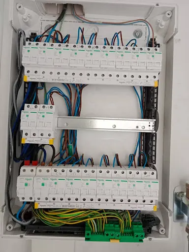 ISE - INSTALACJE ELEKTRYCZNE PRZEMYŚL